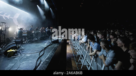 Copenhague, Danemark. 24 Oct, 2019. L'ensemble jazz et jam Snarky Puppy effectue un concert live à Falconer Salen à Copenhague. (Photo crédit : Gonzales Photo/Alamy Live News Banque D'Images