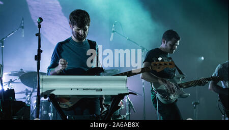 Copenhague, Danemark. 24 Oct, 2019. L'ensemble jazz et jam Snarky Puppy effectue un concert live à Falconer Salen à Copenhague. Ici chef d'orchestre et musicien Michael ligue est vu sur scène. (Photo crédit : Gonzales Photo/Alamy Live News Banque D'Images