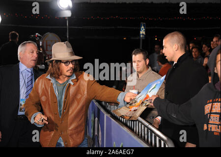WESTWOOD, CA - le 14 février : Johnny Depp à la première de Los Angeles 'Rango' tenue au Regency Village Theatre le 14 février 2011 à Westwood, Californie Personnes : Johnny Depp Banque D'Images