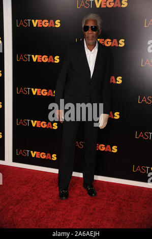 HOLLYWOOD, CA - 10 avril : Morgan Freeman Morgana Freeman assiste à la première de 'l'oubli' au Kodak Theater Le 10 avril 2013 à Hollywood, Californie Personnes : Morgan Freeman Morgana Freeman Banque D'Images