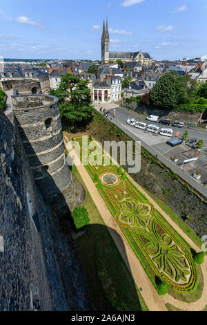 France, Maine et Loire, Angers, Château d'Angers, Angers château, jardin situé dans les fossés, les plantes broderies // France, Maine-et-Loire (49), Colère Banque D'Images