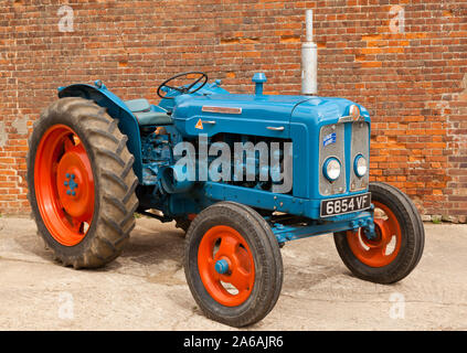 Un tracteur Fordson Super Major Vintage Banque D'Images