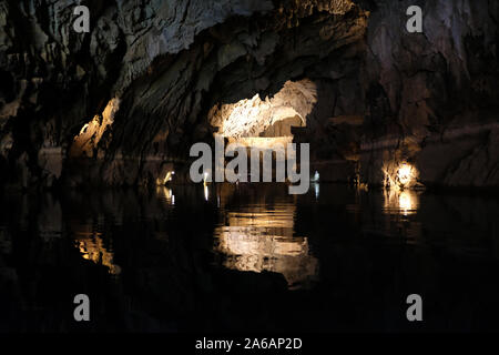 Altinbesik Altınbesik Magarasi (grotte) est sur le côté ouest de la colline de Manavgat, à 7 km de Ibradi (Aydinkent) district d'Antalya Banque D'Images