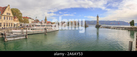 Vue panoramique sur le port de Lindau im Bodensee Banque D'Images