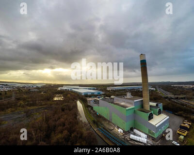 Incinérateur de Stoke on Trent Centre de recyclage basée à Staffordshire, ordures, déchets, usine d'incinération des déchets, le tabagisme, la pollution cheminée Banque D'Images