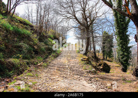 Ancienne voie romaine dans les montagnes de l'Espagne Banque D'Images