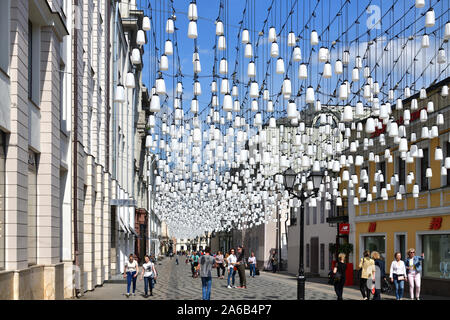 Moscou, Russie - 26 mai. 2019. Stoleshnikov Lane - rue touristique piétonne Banque D'Images