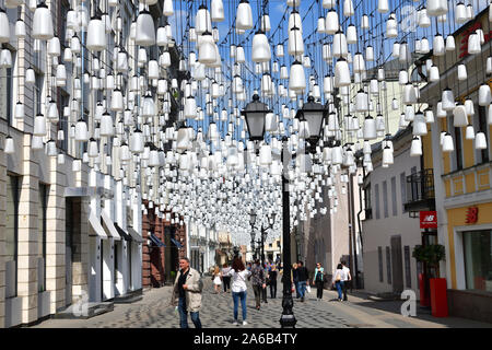 Moscou, Russie - 26 mai. 2019. Stoleshnikov Lane - rue touristique piétonne Banque D'Images