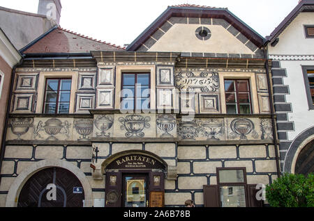 Mödling, capitale du district autrichien du même nom situé à 14 km au sud de Vienne, se trouve dans la zone industrielle de la Basse Autriche. Banque D'Images