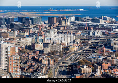 Paysages urbains, Boston Vue aérienne de Boston skyline du Prudential Center in a sunny day Banque D'Images