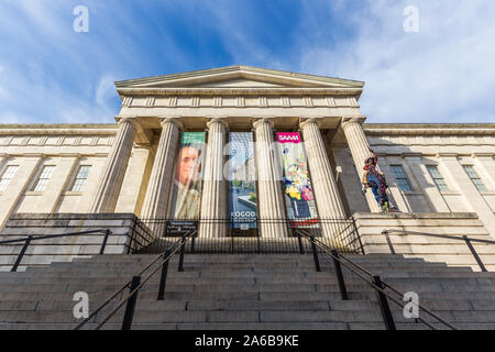 Vue avant du Smithsonian National Museum of National Portrait Gallery Banque D'Images