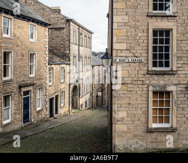 L'angle de St Marys Parade et de la rue de l'Église, Lancaster, Lancashire, England, UK. Banque D'Images