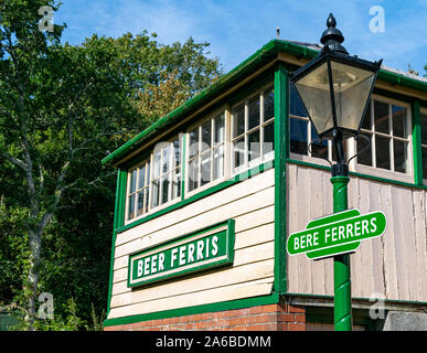 L'affichage à la gare Bere Ferrers, Plmouth, Devon, UK Banque D'Images