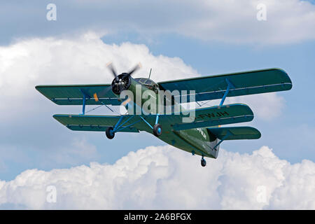 Antonov An-2 biplan au festival sur l'aérodrome célèbre 100 ans de vol dans Lunebourg, Basse-Saxe, Allemagne Banque D'Images