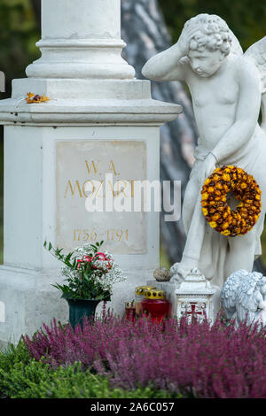 La pierre tombale de Wolfgang Amadeus Mozart dans le cimetière Saint Marx (Vienne, Autriche). C'est l'endroit où le célèbre compositeur autrichien a été bu Banque D'Images