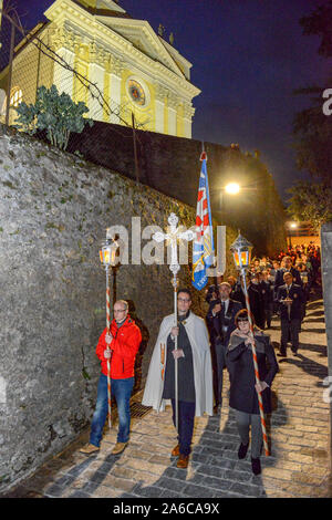 Agno, Suisse - 12 mars 2016 - procession catholique à Lugano en Suisse Banque D'Images