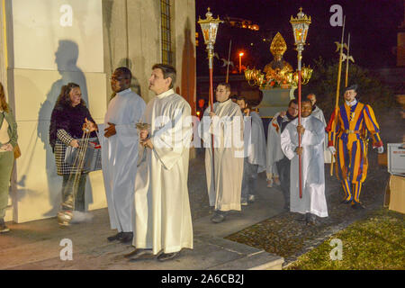 Agno, Suisse - 12 mars 2016 - procession catholique à Lugano en Suisse Banque D'Images