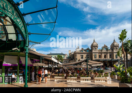 Cafe de Paris et Casino, Place du Casino, Montecarlo, Principauté de Monaco. Banque D'Images