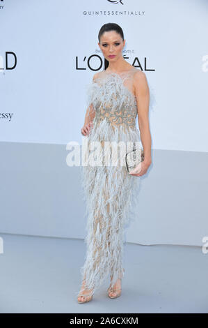 ANTIBES, FRANCE. 24 mai 2012 : Georgina Chapman à l'amfAR CONTRE LE SIDA 2012 Gala à l'hôtel du Cap, Antibes. © 2012 Paul Smith / Featureflash Banque D'Images