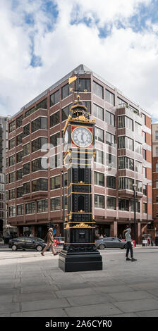 Peu Ben Clock Tower, une fonte version miniature de Big Ben, Westminster, London, UK Banque D'Images