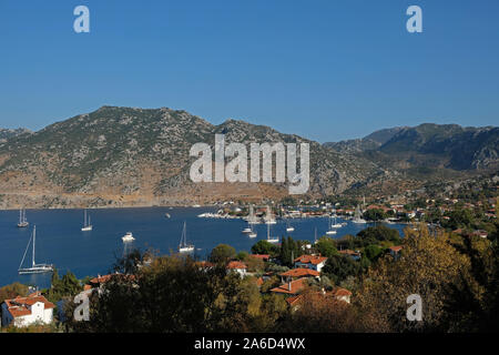 Selimiye est un paisible village de pêcheurs qui semble à l'écoulement le long d'une magnifique baie. Banque D'Images