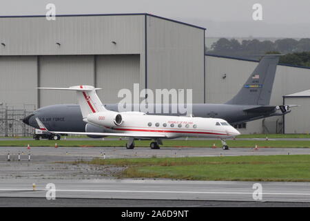 0001, l'un des deux G550 Gulfstream Aerospace avions servant dans l'Armée de l'Air polonaise, à l'Aéroport International de Prestwick en Ayrshire. Banque D'Images