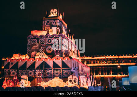 La "Gran Ofrenda' ou grande offre, est une installation massive à El Zocalo, coeur de la ville de Mexico. Célébrer et se souvenir de ceux qui sont partis. Banque D'Images