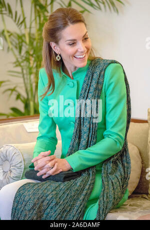 15 octobre 2019 - Islamabad, Pakistan - Kate duchesse de Cambridge, Catherine, Katherine Middleton lors d'une réunion avec le président du Pakistan M. Arif Alvi au palais présidentiel. Photo Credit : Crédit h/AdMedia/MediaPunch VÉHICULESPÉAGE Banque D'Images