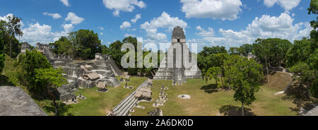 Temple I, ou Temple du Grand Jaguar, sur la grande place au parc national de Tikal, Guatemala. Site du patrimoine mondial de l'UNESCO. Banque D'Images