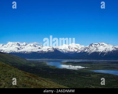 La Patagonie, le parc national Los Glaciares, vue du Cerro Cristales sur le Lago Roca et Brazo Sur du lac Argentino vers Cerro Cervantes et Adriana Banque D'Images