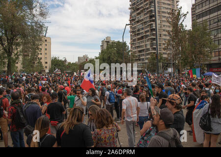 Le Chili proteste. La Marcha más grande de Chile, plus de 1 millions de manifestants Banque D'Images