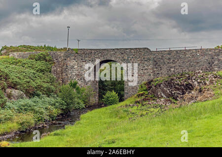 L'Allt Dhuirinish bridge, en Écosse Banque D'Images