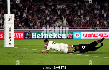 Ben Youngs l'Angleterre marque un essai avant qu'il n'est exclu pour une version antérieure de l'avant passer au cours de la Coupe du Monde de Rugby 2019 match de demi-finale au stade international de Yokohama. Banque D'Images