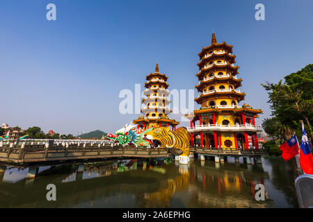 Les pagodes de l'étang de lotus, Kaohsiung, Taiwan Banque D'Images