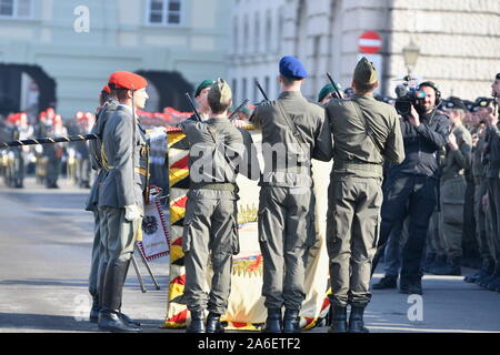 Vienne, Autriche. 26th octobre 2019. Journée nationale autrichienne sur la place des héros Vienne avec la conquête des recrues par le Gouvernement fédéral autrichien sur 26 octobre 2019 à Vienne. Credit: Franz PERC / Alamy Live News Banque D'Images