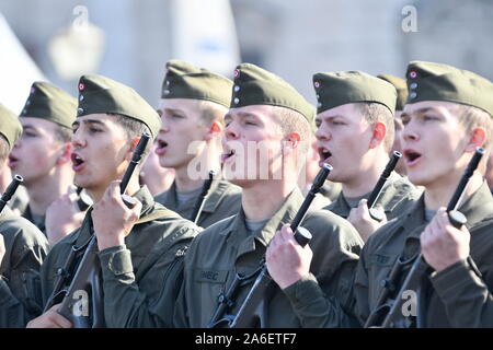 Vienne, Autriche. 26th octobre 2019. Journée nationale autrichienne sur la place des héros Vienne avec la conquête des recrues par le Gouvernement fédéral autrichien sur 26 octobre 2019 à Vienne. Credit: Franz PERC / Alamy Live News Banque D'Images