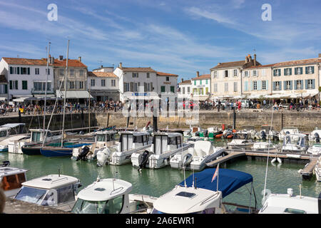 Le port ; La Flotte, Ile de Re. La flotte est une destination touristique populaire Banque D'Images