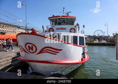 M/S Natalia bateau touristique amarré à Kolera-allas à côté de la place du marché d'Helsinki, en Finlande Banque D'Images