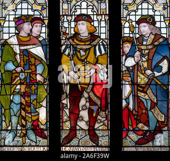 15e siècle les monarques anglais représenté par Heaton, Butler et Bayne (1871) dans le Grand Hall, Hôtel de Ville de Rochdale, Greater Manchester, UK Banque D'Images