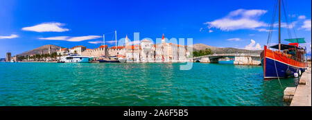Sites de voyage et de Croatie - Trogir, splendide ville historique, vue panoramique Banque D'Images