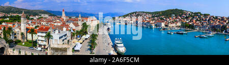 Sites de voyage et de Croatie - Trogir, splendide ville historique, vue panoramique Banque D'Images