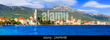 De beaux paysages de la Dalmatie. La Croatie. Village de pêcheurs traditionnels Kastel Stafilic. La ville de Kastela Banque D'Images