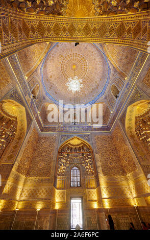 Photo de l'intérieur magnifiquement décoré d'or-Amir-Timur mausolée Gur-Emir ou mausolée de Tamerlan, Samarkand, Ouzbékistan, l'Asie centrale Banque D'Images