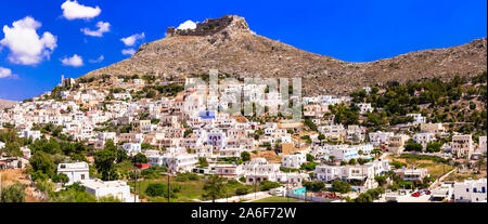 Leros - Belle île authentique de la Grèce. Vue sur le village de Platanos et château sur le haut. Dodécanèse Banque D'Images