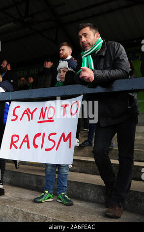 Une vue générale de Yeovil fans au cours de la National League match à Victory Park, Chorley. Banque D'Images