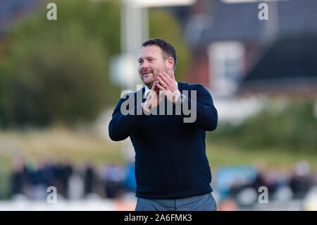 CHORLEY, ENGLAND. 26 octobre Yeovil Town manager Darren Sarll célèbre après le match de la Ligue nationale de Vanarama entre Chorley et Yeovil Town à Victory Park, Chorley le samedi 26 octobre 2019. (Crédit : Andy Whitehead | MI News ) photographie peut uniquement être utilisé pour les journaux et/ou magazines fins éditoriales, licence requise pour l'usage commercial Crédit : MI News & Sport /Alamy Live News Banque D'Images