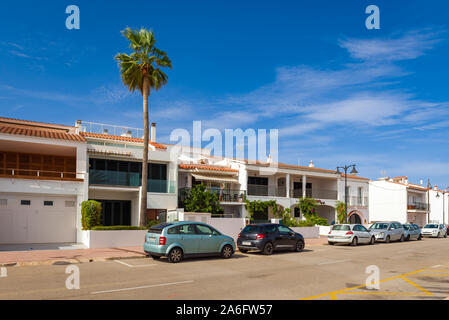 Menorca, Espagne - 12 octobre 2019 : l'architecture du village de Fornells situé dans le nord de l'île des Baléares de Minorque Banque D'Images