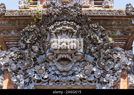 Guardian figure, Palais Royal d'Ubud, le Puri Saren Agung, Ubud, Bali, Indonésie, Asie du Sud, Asie Banque D'Images