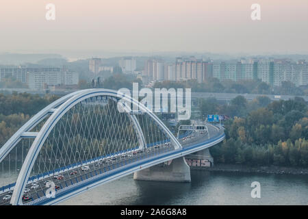 Slovaquie Bratislava- pont Apollo - matin brumeux d'automne - 24 Oct 2019 - Paysage - birds eye view - Crédit Ilona Barna, BIPHOTONEWS ALAMY Banque D'Images