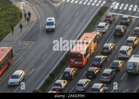 Bratislava, Slovaquie - château, ville, maisons, ponts, port, les voitures, le trafic, l'intersection - Paysage - birds eye view - 24 Oct 2019 -BIPHOTO Crédit Banque D'Images